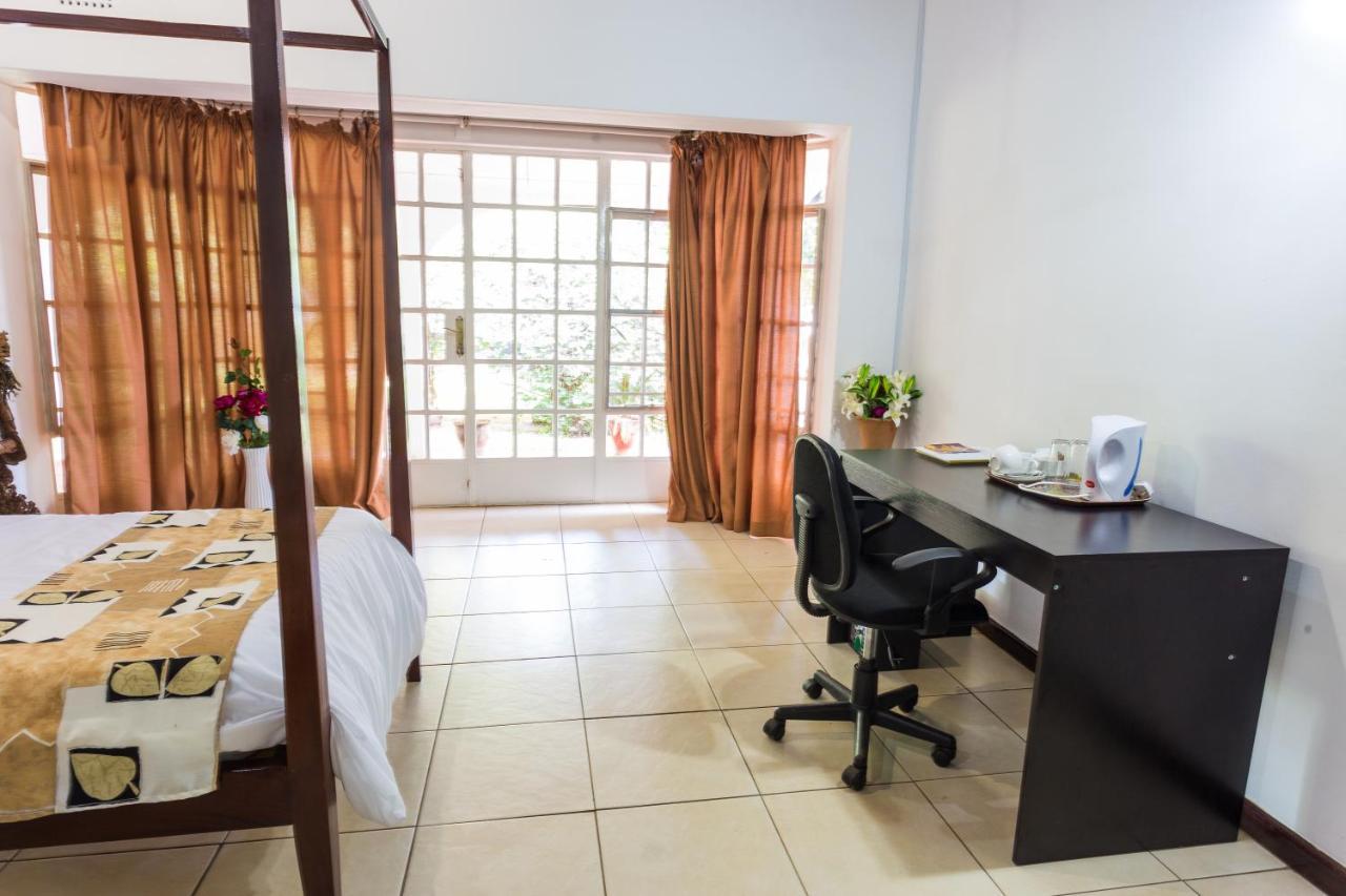 The Ad Lib Executive Lodge Lilongwe Kültér fotó